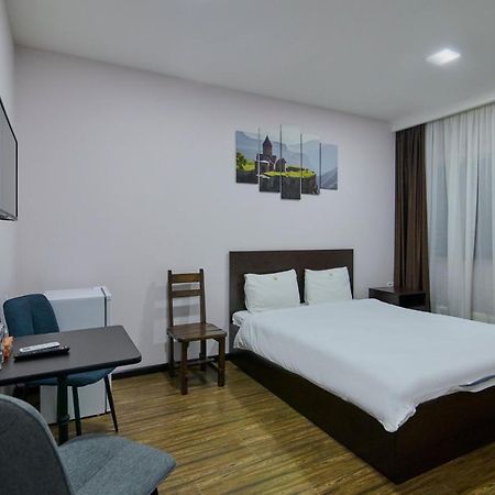 Granada Hotel Yerevan Ngoại thất bức ảnh