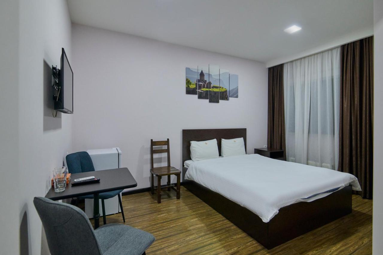 Granada Hotel Yerevan Ngoại thất bức ảnh