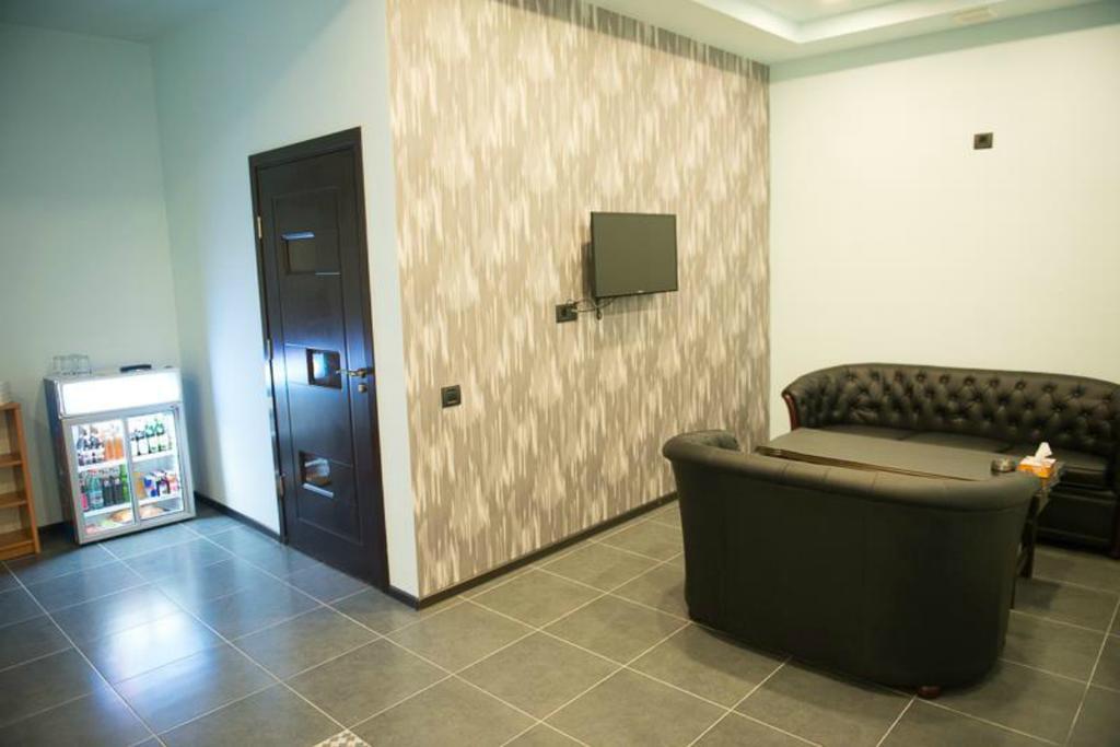 Granada Hotel Yerevan Ngoại thất bức ảnh