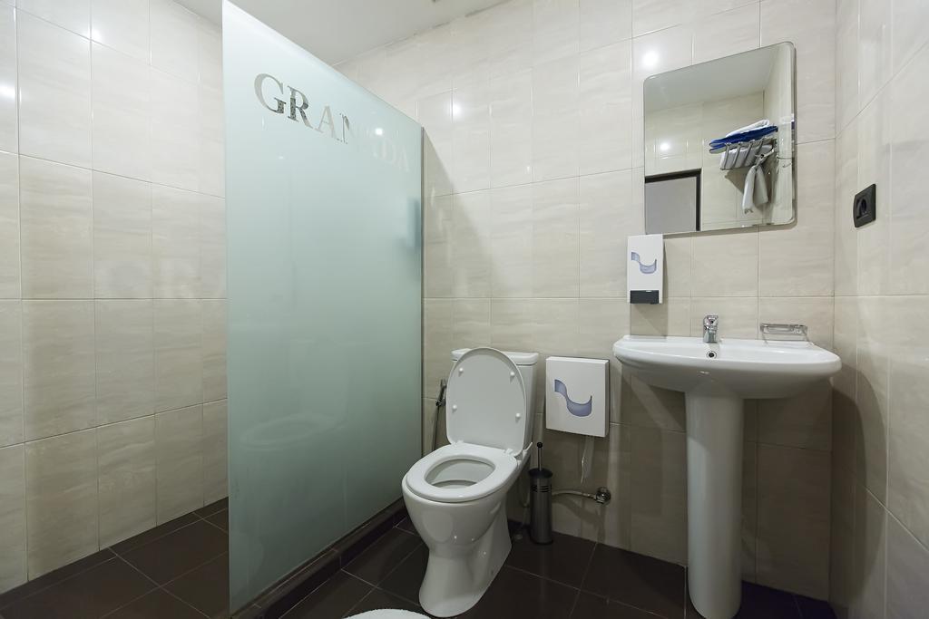 Granada Hotel Yerevan Phòng bức ảnh