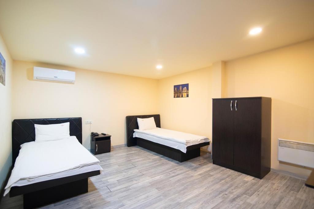 Granada Hotel Yerevan Ngoại thất bức ảnh